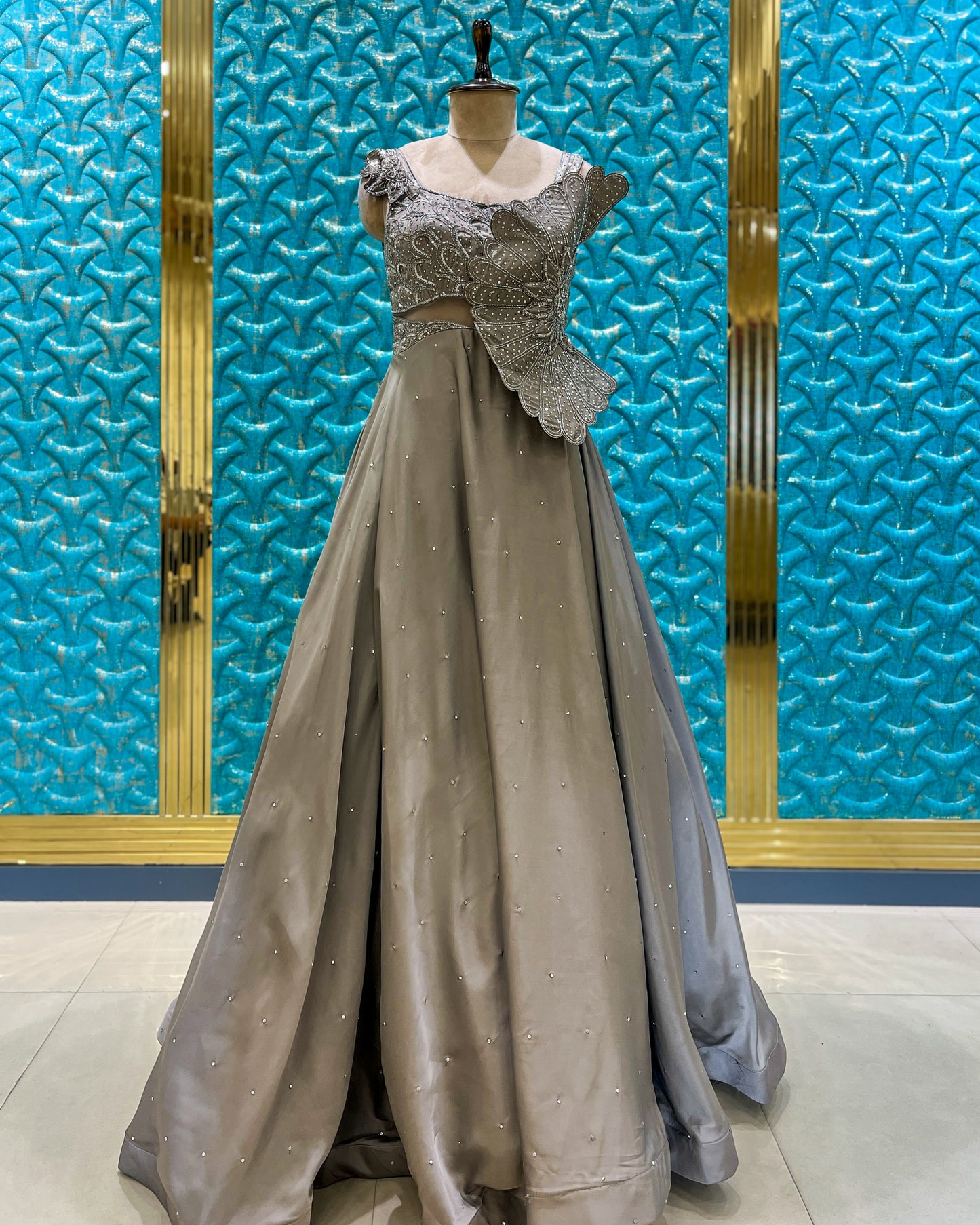 Gown W. Grey 6267 S4005