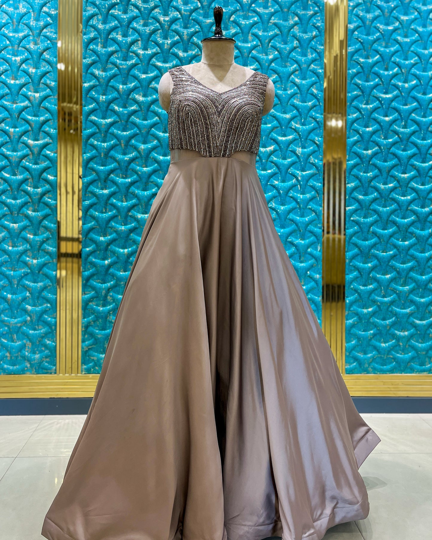 Gown L. Brown 6336 S4005