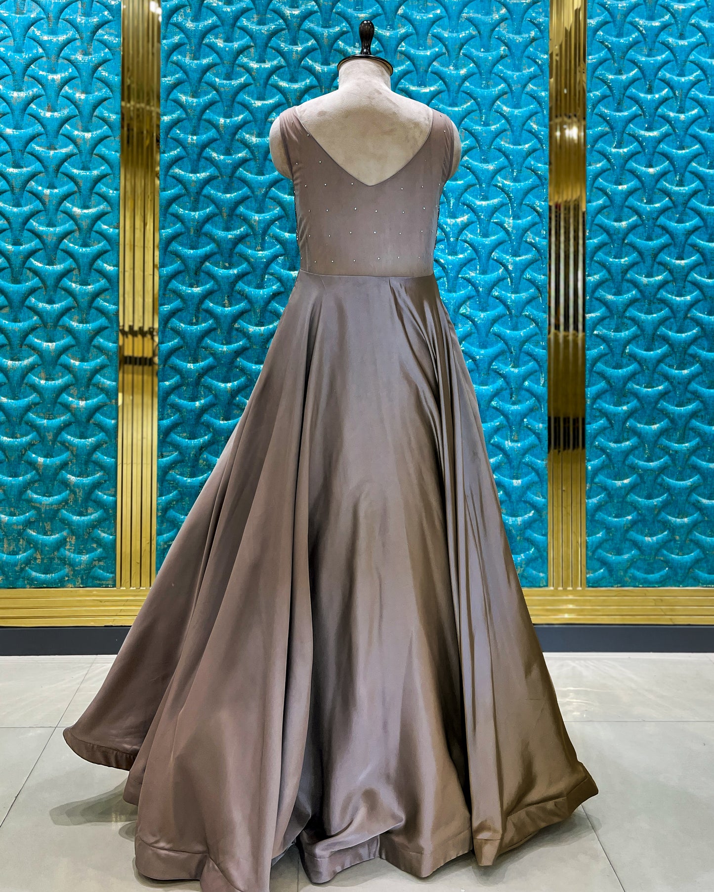 Gown L. Brown 6336 S4005