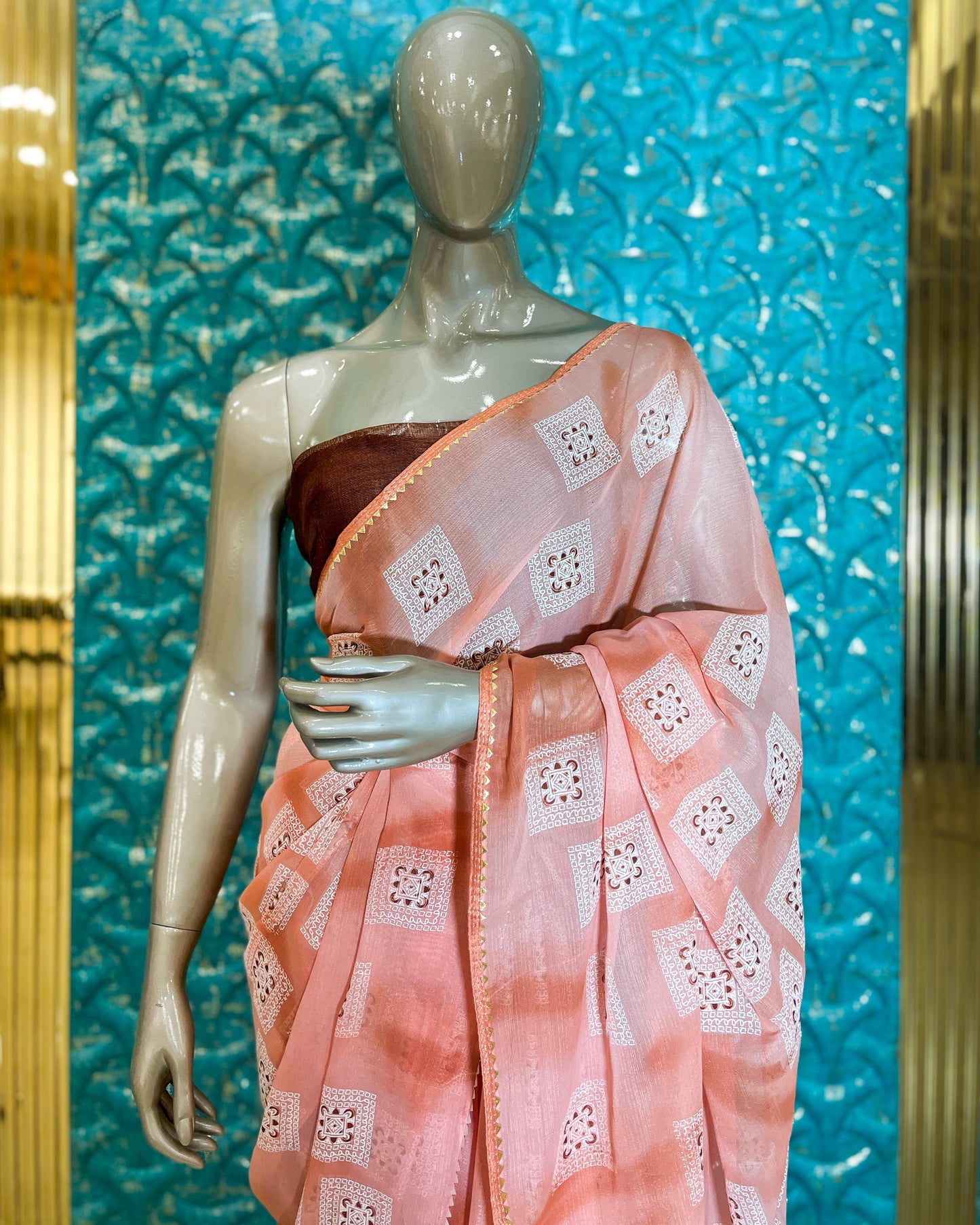 Saree L. Red (WH1T3 R0S3) A1033
