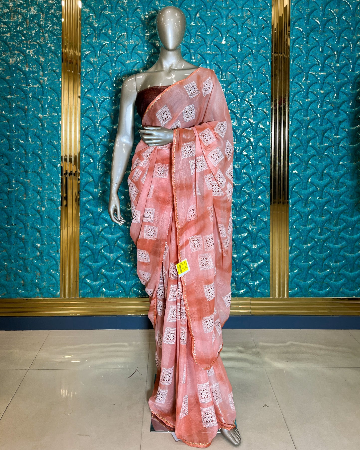 Saree L. Red (WH1T3 R0S3) A1033